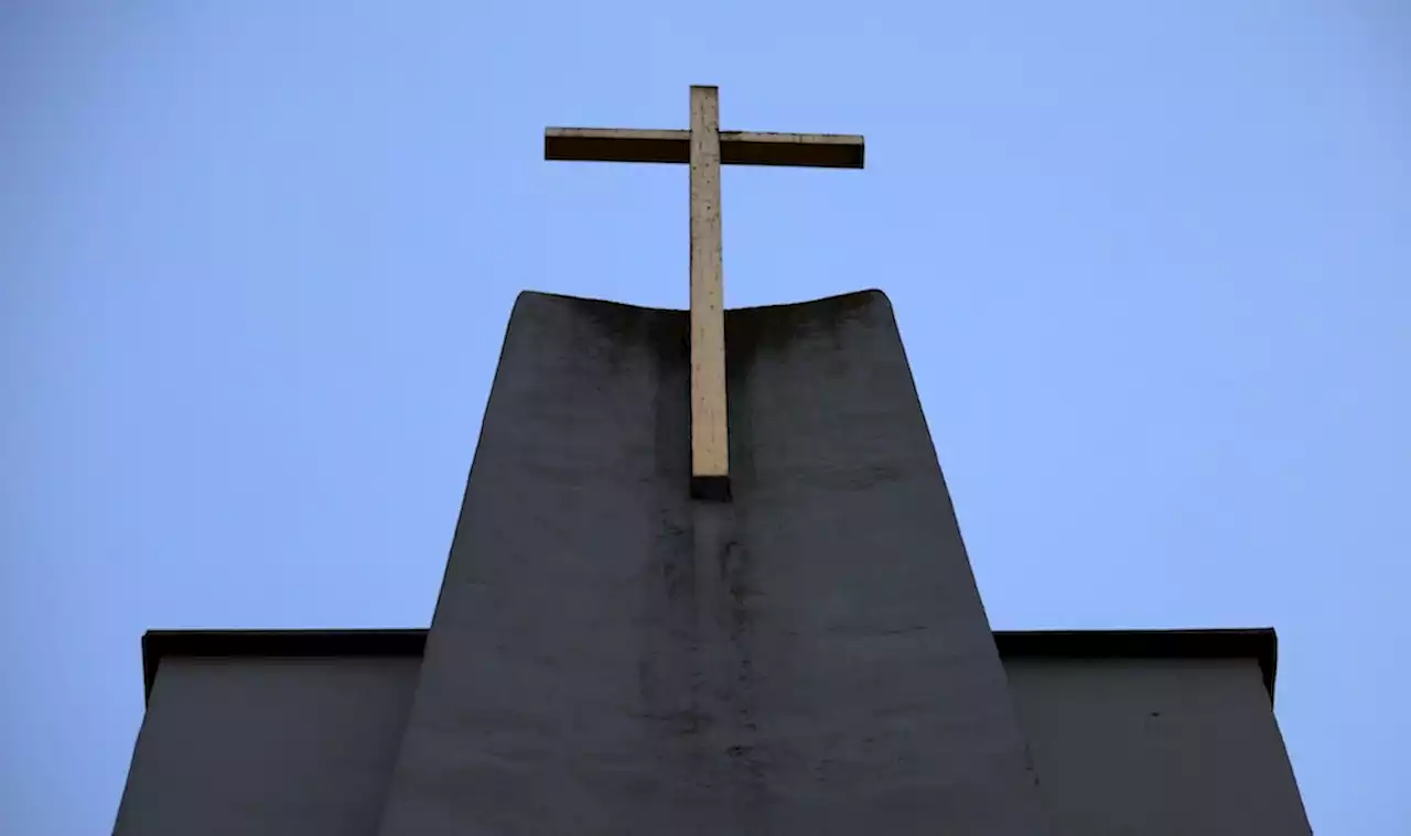 Feier: Kirche veranstaltet Popup-Hochzeit mit Segen für Paare