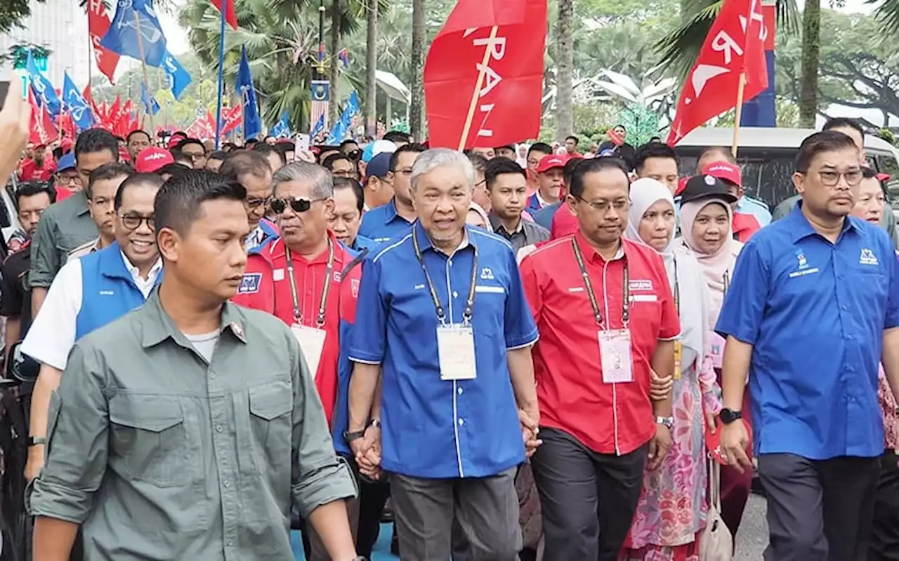 Unity govt leaders accompany Pulai candidate to nomination centre