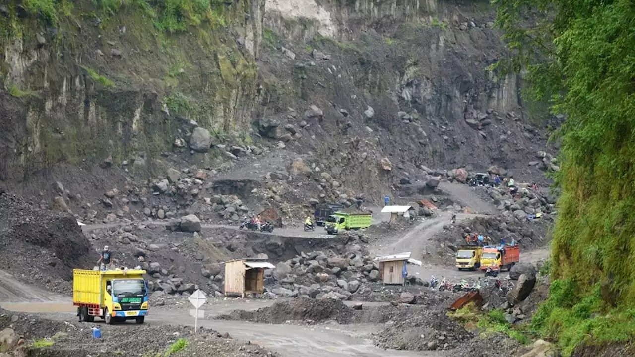 Tak Berizin dan Rusak Lingkungan, 14 Tambang Pasir Lereng Merapi Ditutup