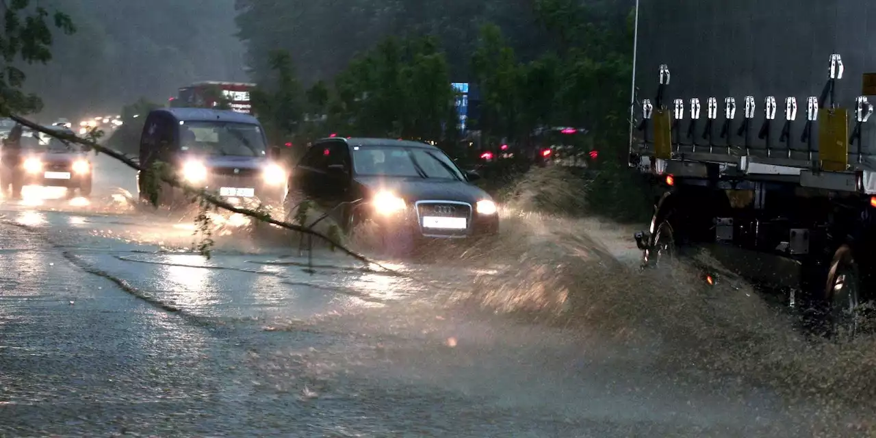 Sturm- und Unwetterwarnung – Chaos auf den Autobahnen