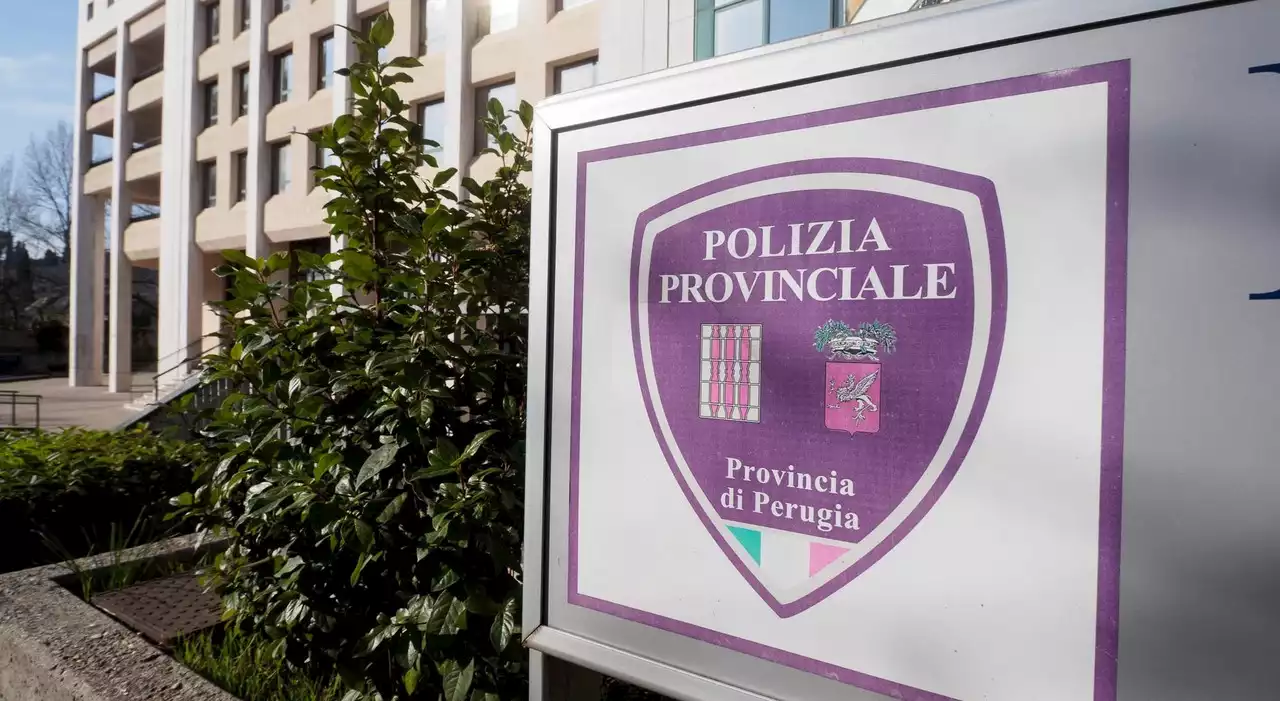 Perugia, ex comandante della polizia provinciale indagato per minacce alla vice