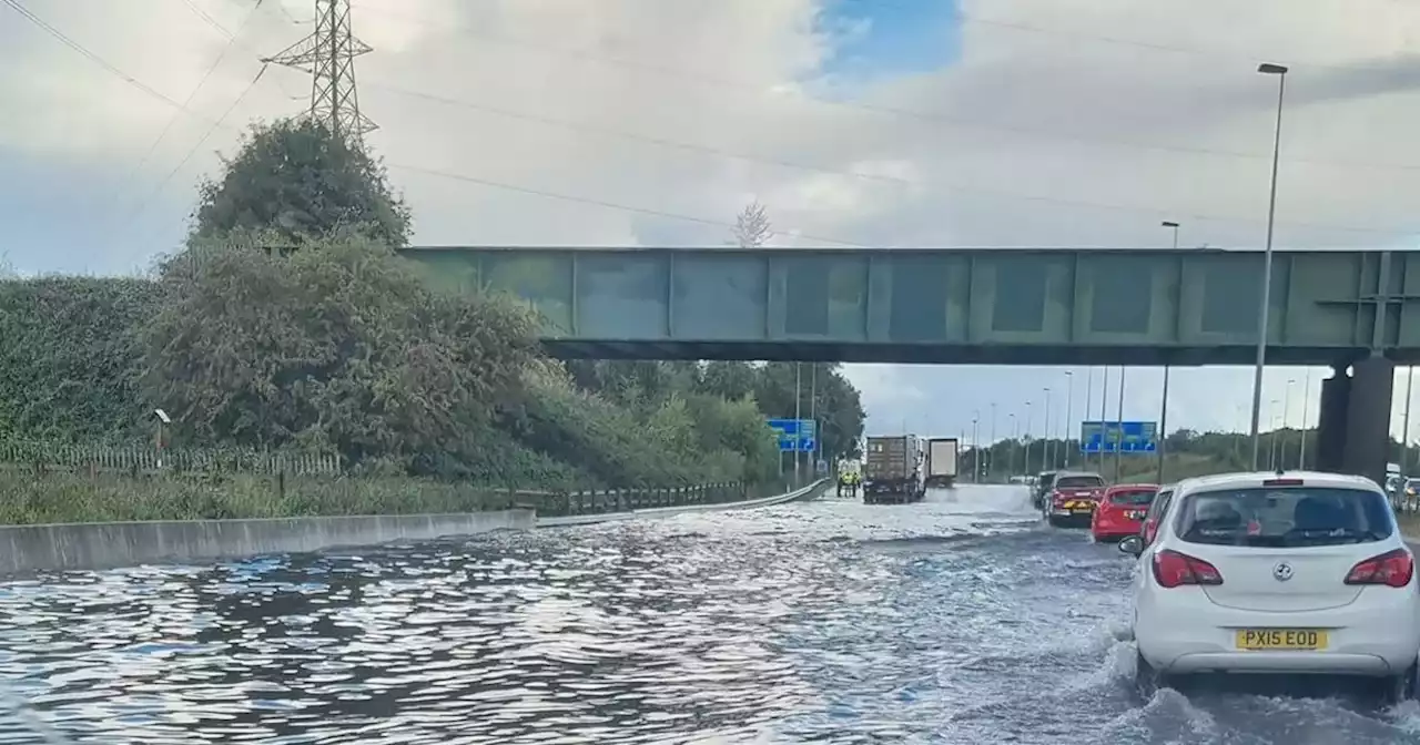 Motorway closures as road flooded and 'cars break down'