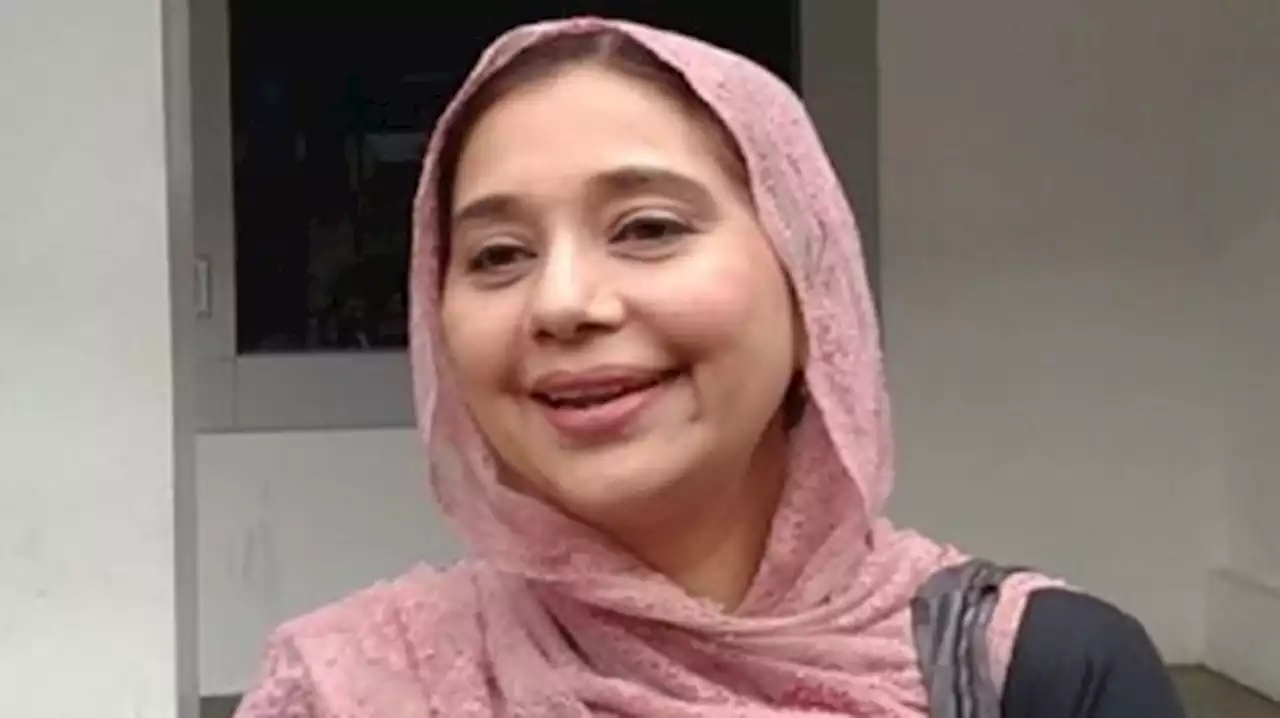 Ayu Azhari Sebut Setiap Perempuan Punya Kecantikan yang Unik