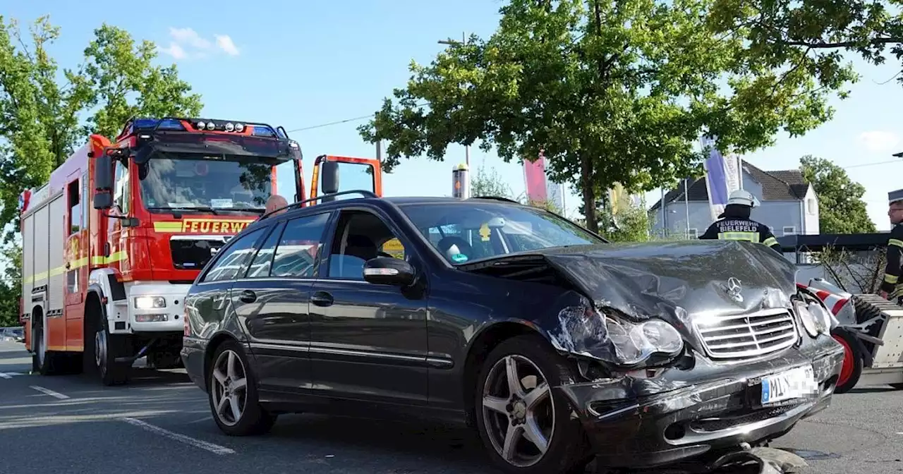 Stadtheider Straße in Bielefeld nach schwerem Unfall gesperrt