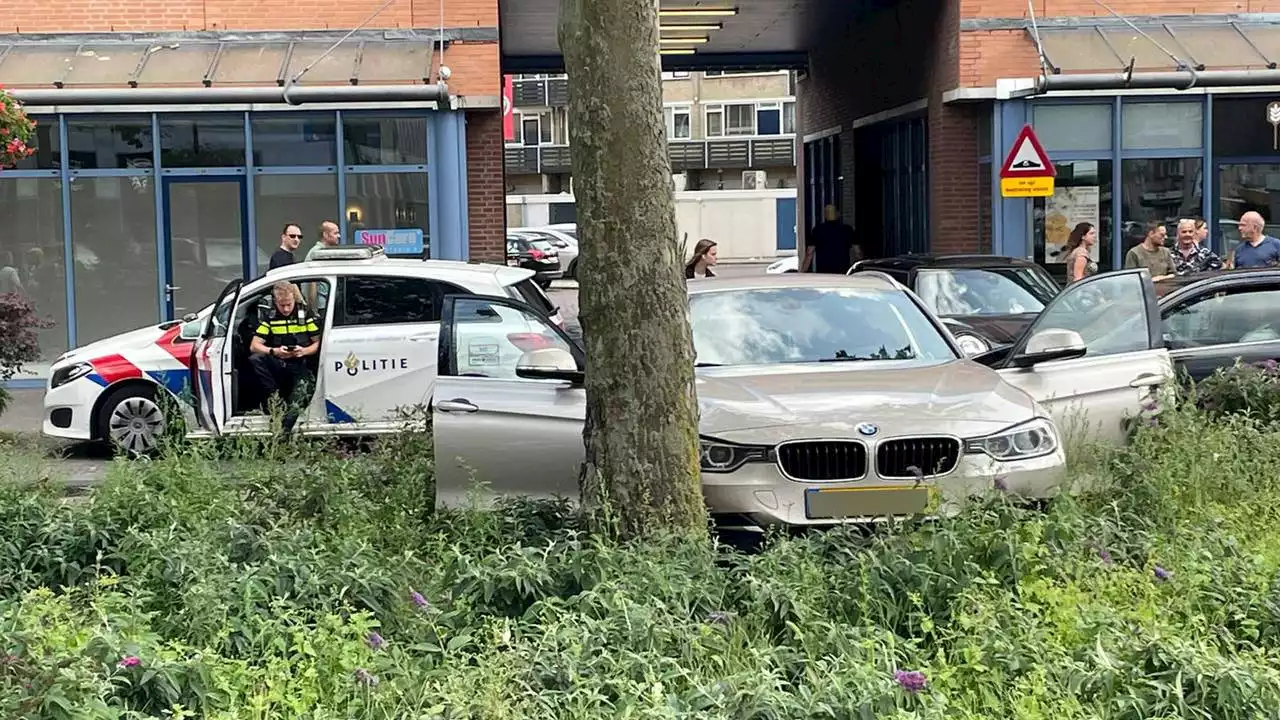 112-nieuws: meisje vermist • auto rijdt vanuit inrit recht op een boom