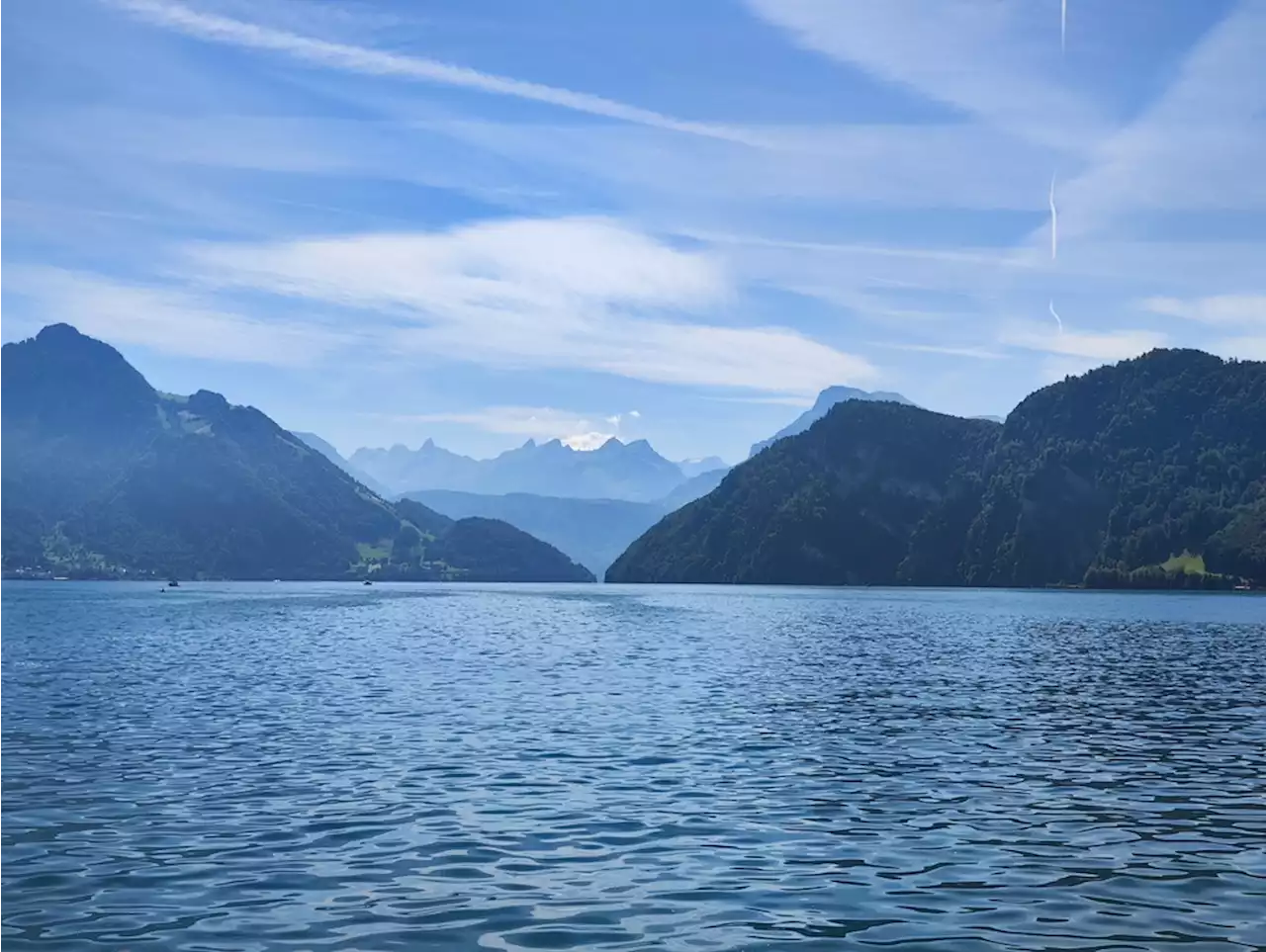 Beckenried NW: Katamaran kentert auf dem Vierwaldstättersee