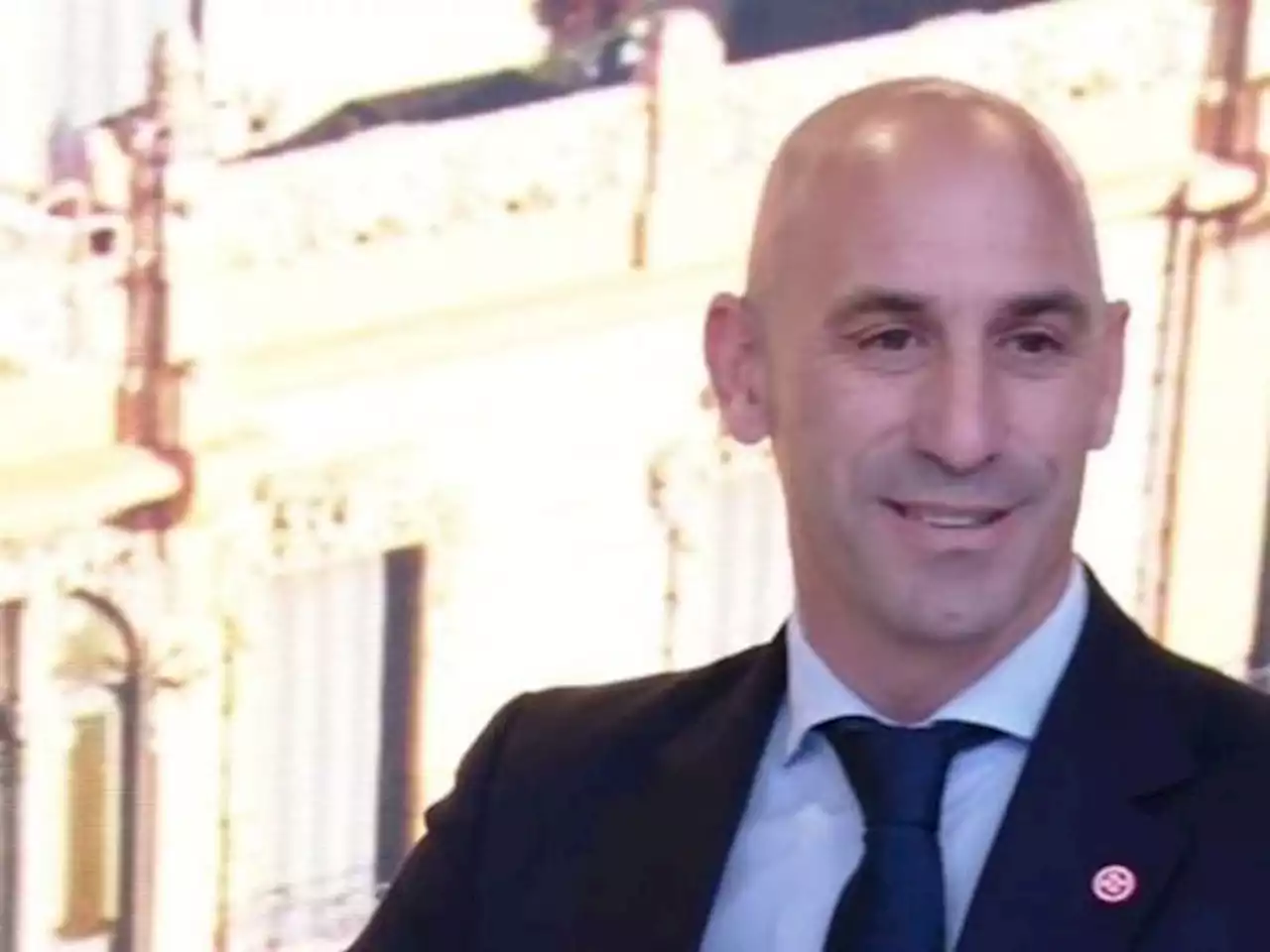 Gobierno español presionará la renuncia de Luis Rubiales de la RFEF