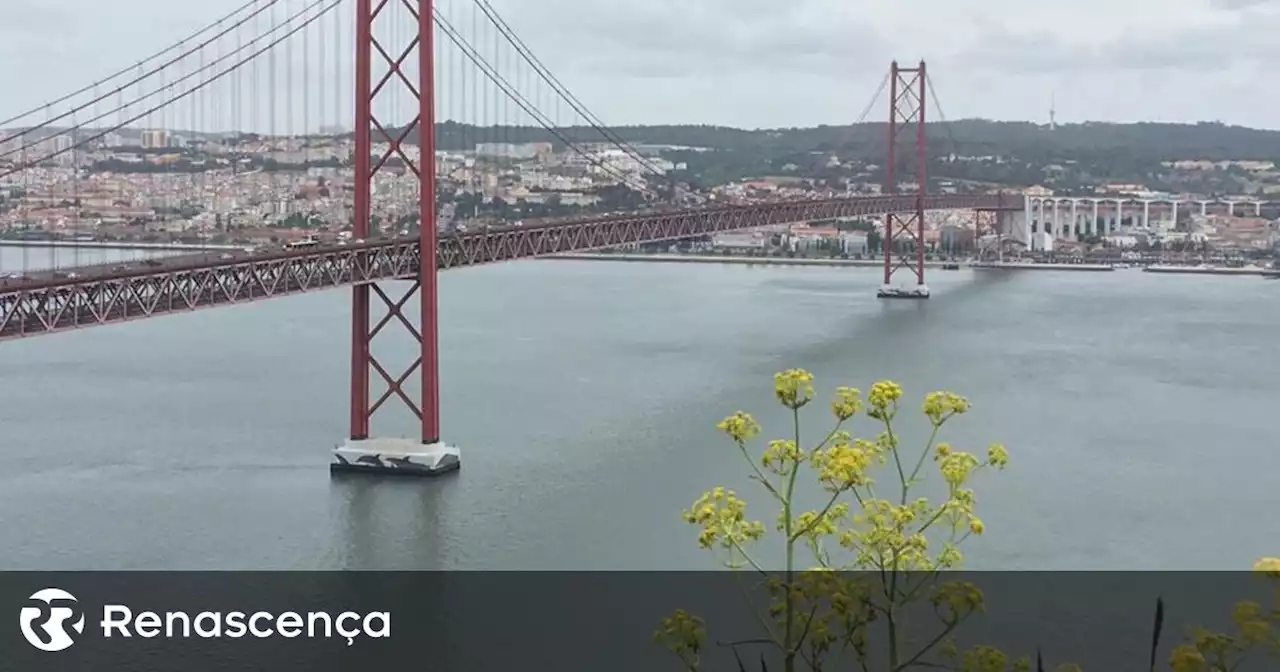 Comboios e carros voltam a circular na Ponte 25 de Abril