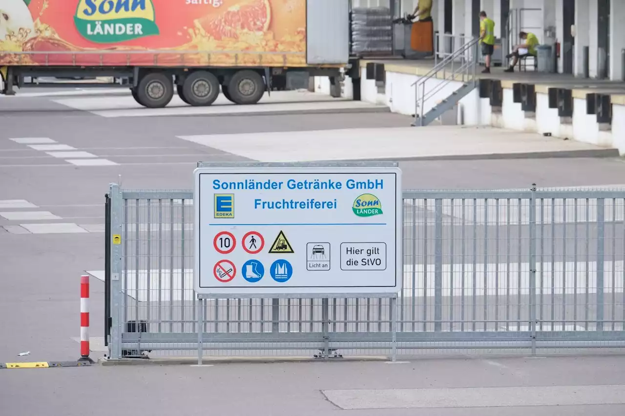 Polizei ermittelt in Edeka-Fruchtreiferei in Borna