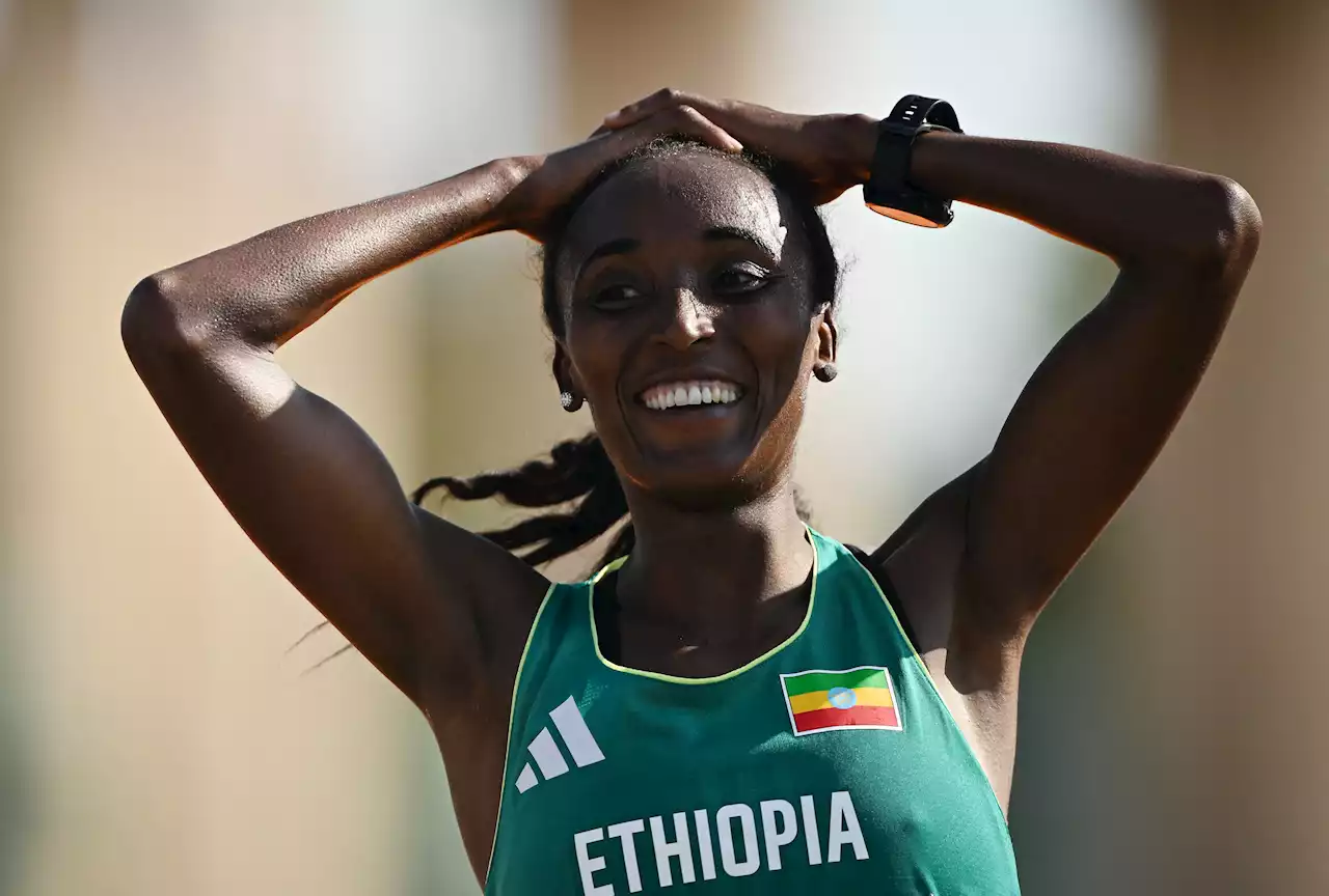 Athletics-Beriso leads Ethiopian 1-2 in women's marathon