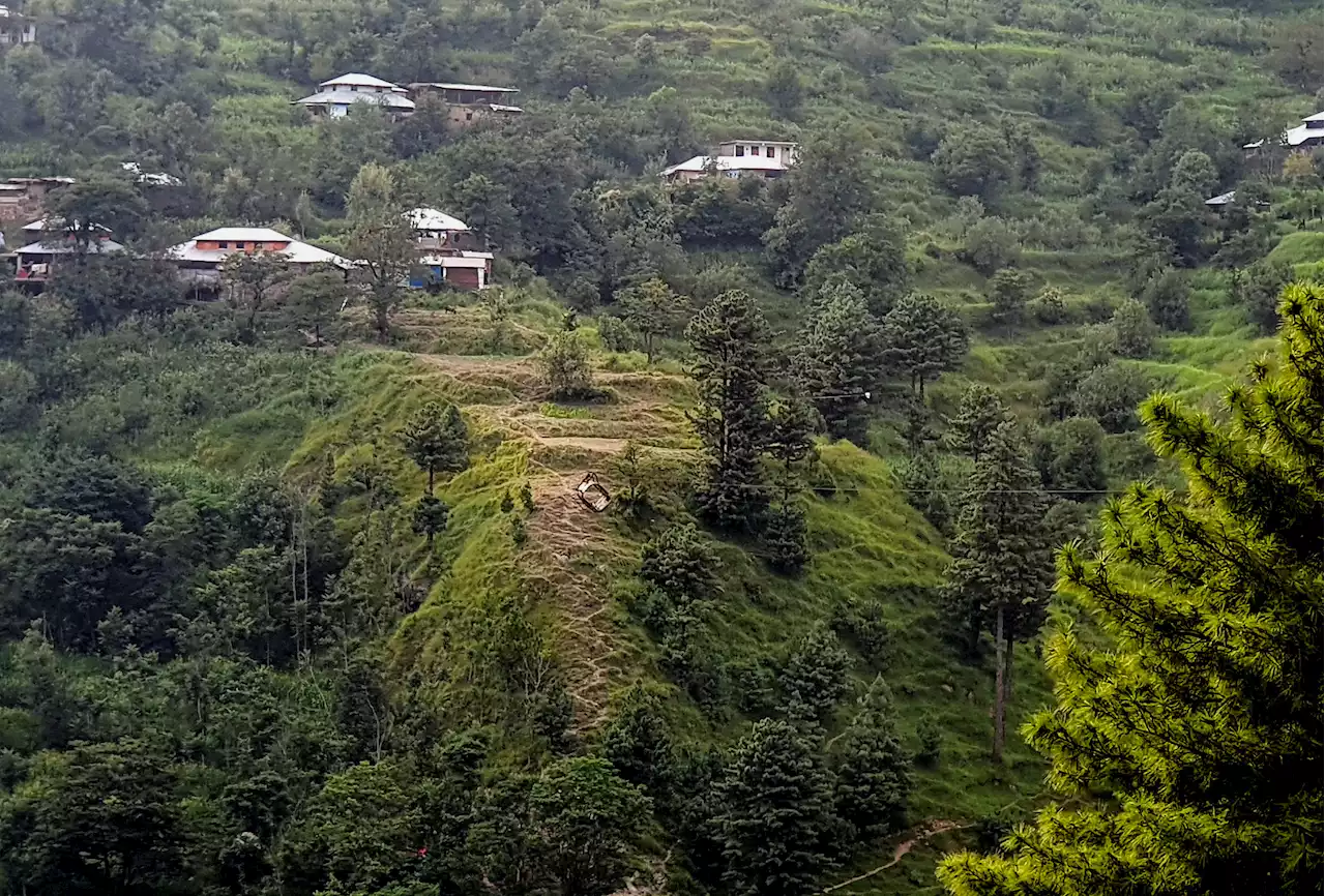 Stranded cable car highlights Pakistan school accessibility crisis