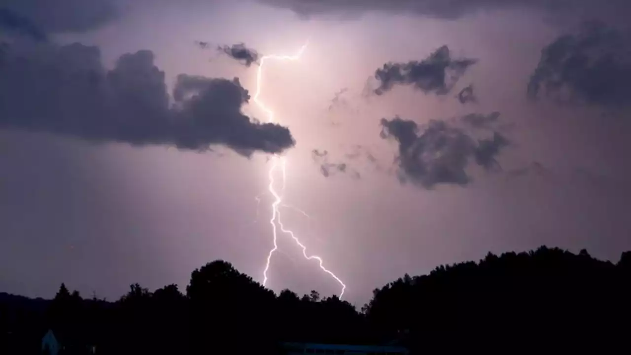 Unwetter: Laternenfestbühnen gesperrt, Bäume umgestürzt