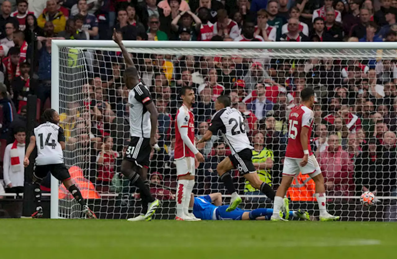 Ten-man Fulham earn shock late point at Arsenal