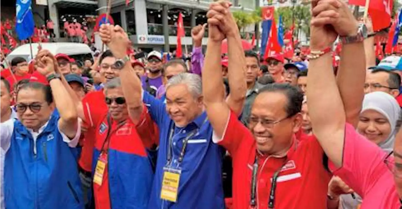 Pulai by-election: Zahid, Hamzah accompany candidates to nomination centre