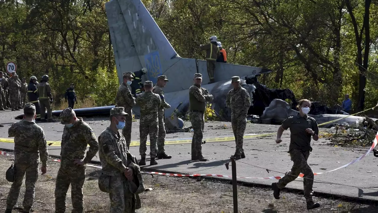 Scontro tra aerei militari durante addestramento: morti 3 piloti