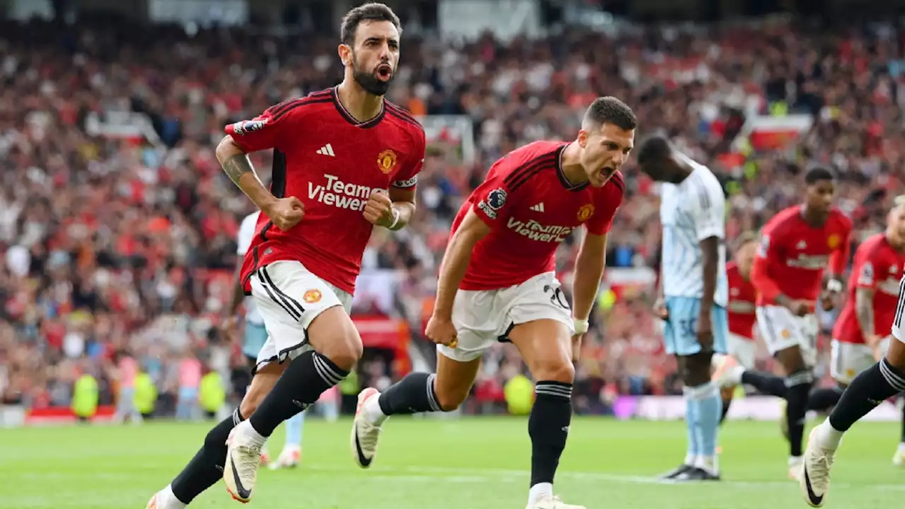 Manchester United komt horrorstart te boven en wint van tienkoppig Forest