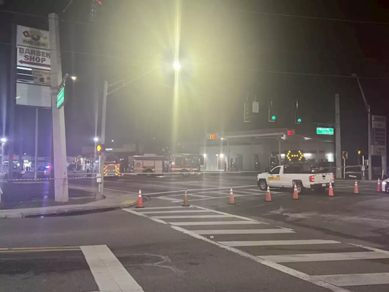 4 killed when car crashes into utility pole near Firehouse Subs on University Boulevard, catches fire