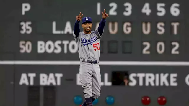 Mookie Betts gets standing ovation in return to Boston during Dodgers-Red Sox