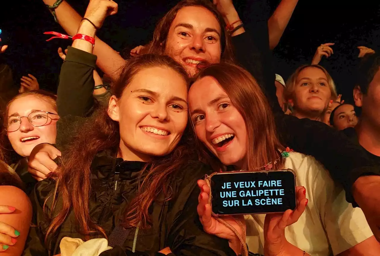 Festival du Roi Arthur : Julien Granel l'invite à monter sur scène, elle fait le show