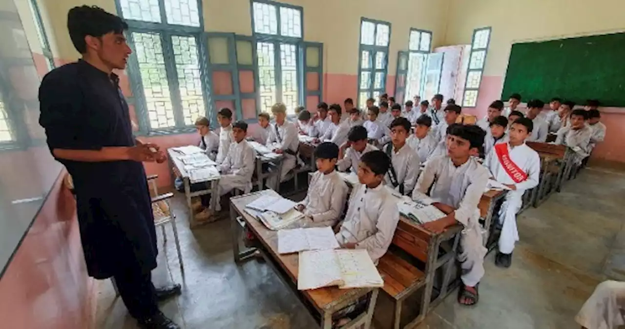 Stranded cable car highlights Pakistan's school accessibility crisis