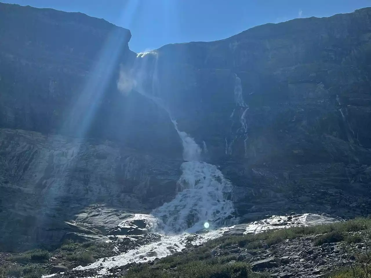 Hikers injured after rocks fall near waterfall trail north of Lake Louise