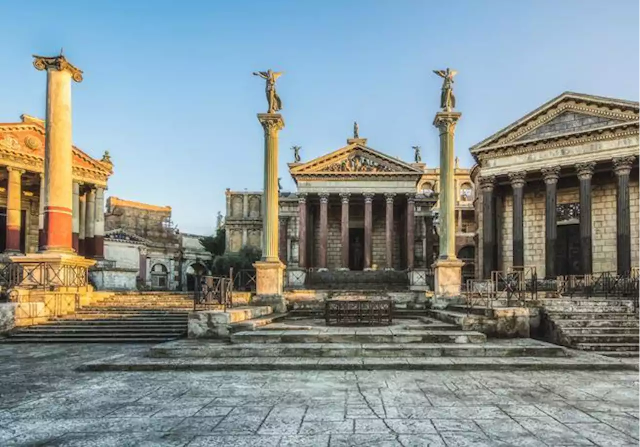 Favino, Castellitto, Lily James, Sollima: in concorso quattro film italiani girati a Cinecittà