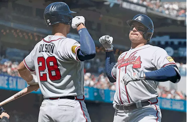 Braves' Ronald Acuña Jr knocked to ground as fan seeks selfie