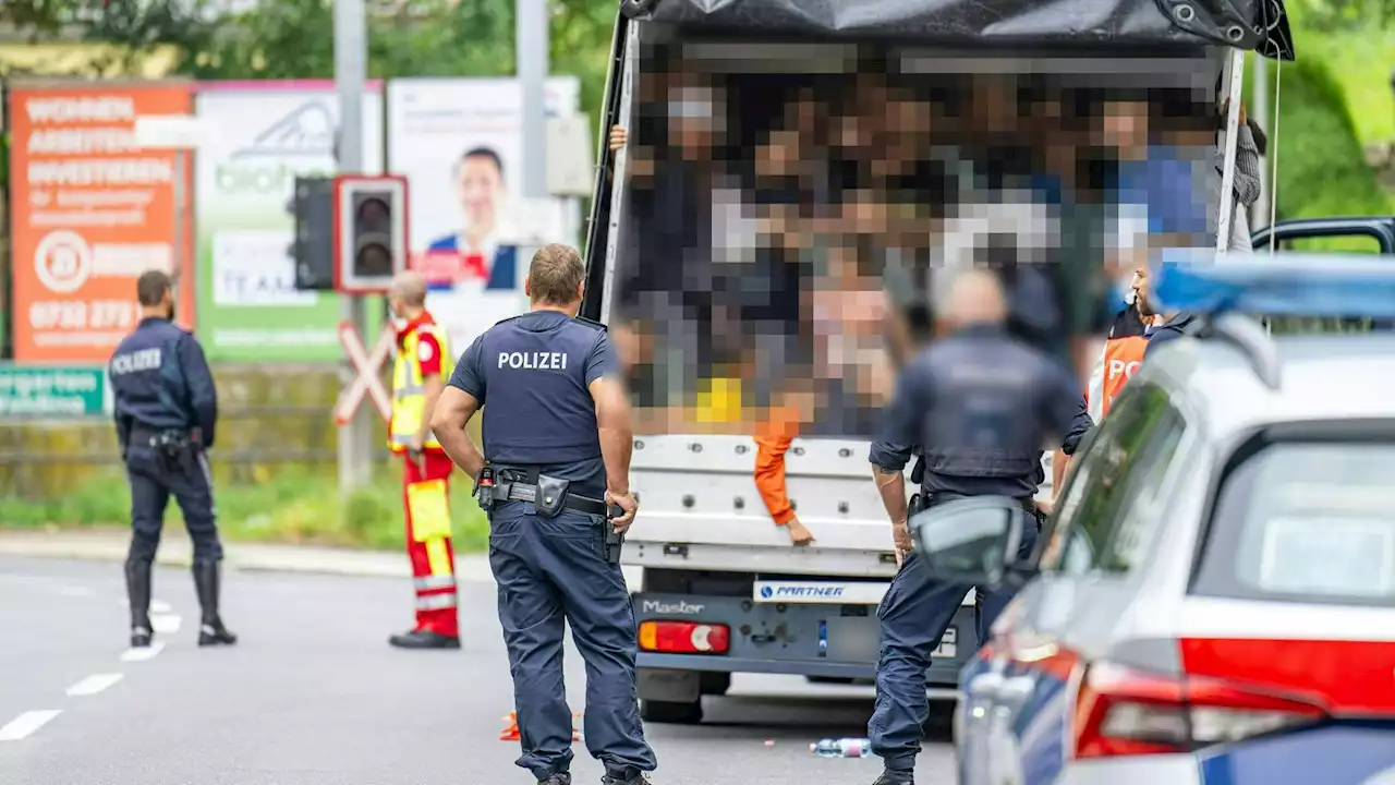 - Lkw mit 53 Menschen in Österreich gestoppt