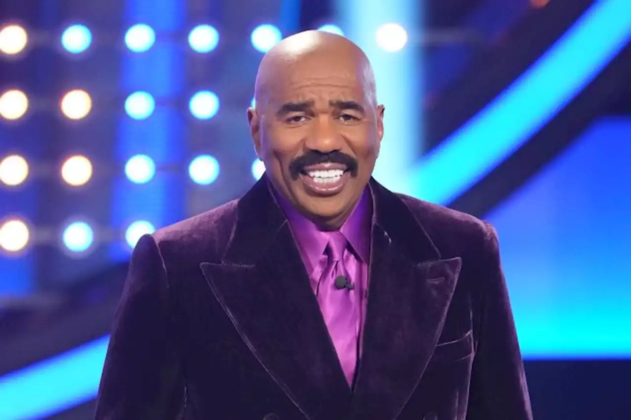 Steve Harvey Apologizes For ‘Negative’ Tweet Posted By Staffer: ‘I’m So P**sed Off’