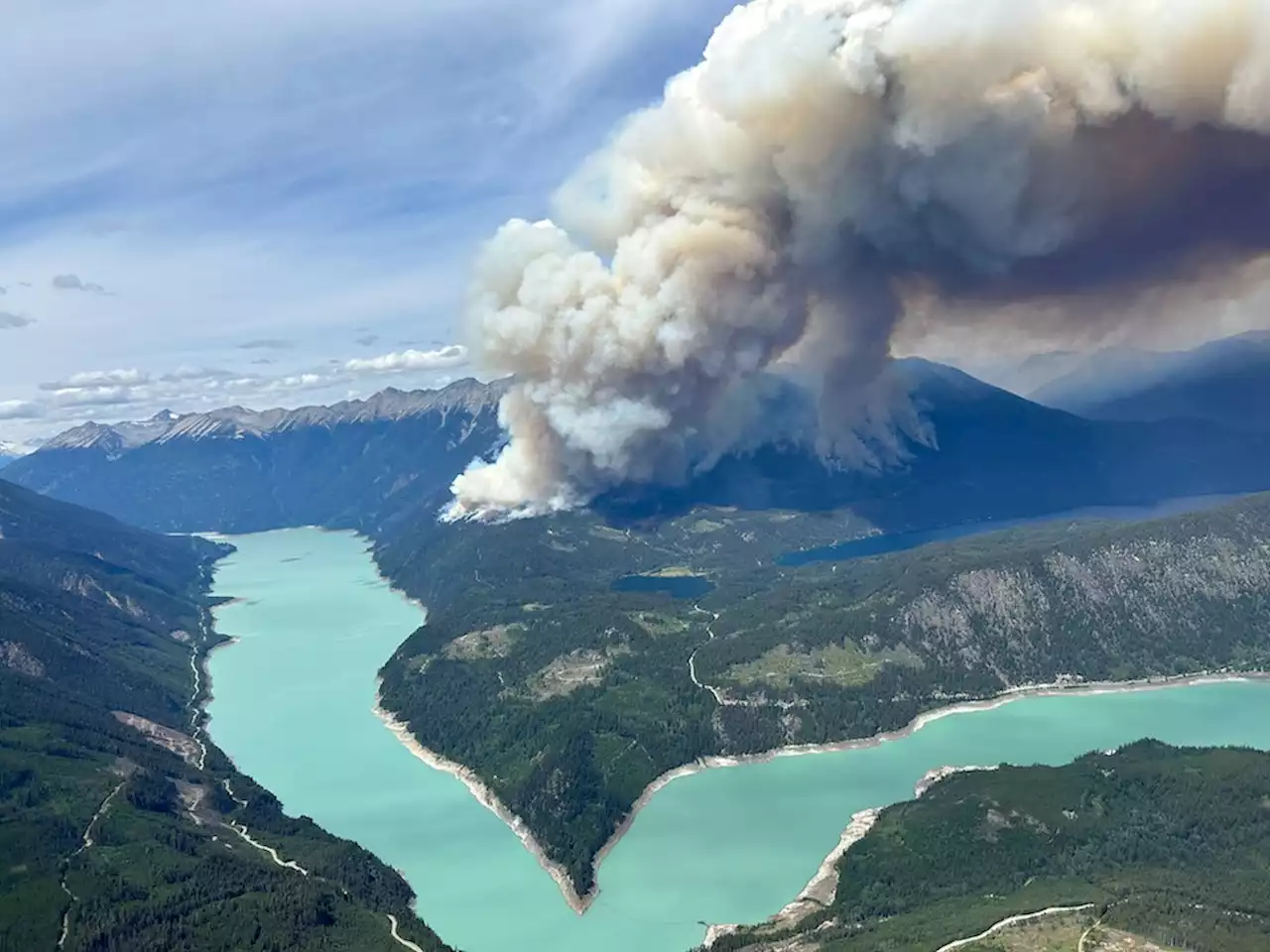 Klima: Waldbrände in Kanada wüten weiter - Ortschaft evakuiert