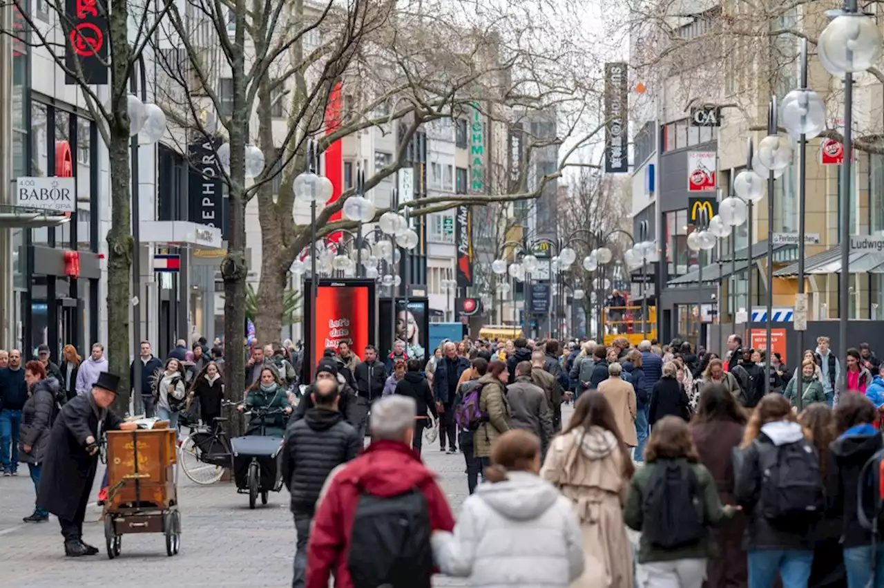 Neues Gratis-Angebot: Jeder will es – und auf der Schildergasse in Köln kriegen es alle kostenlos