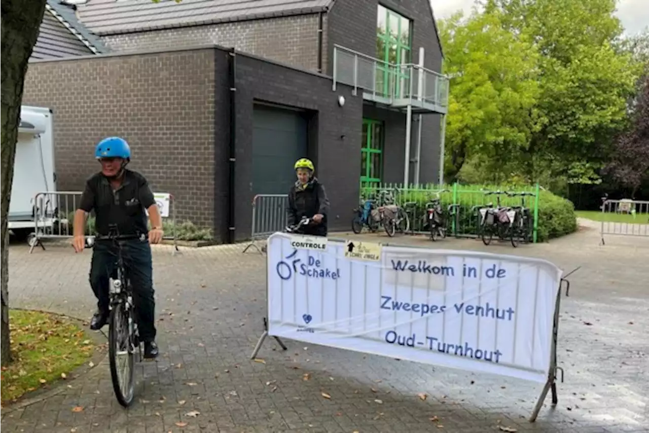 Fietsers trotseren wisselvallig weer op De Schakel