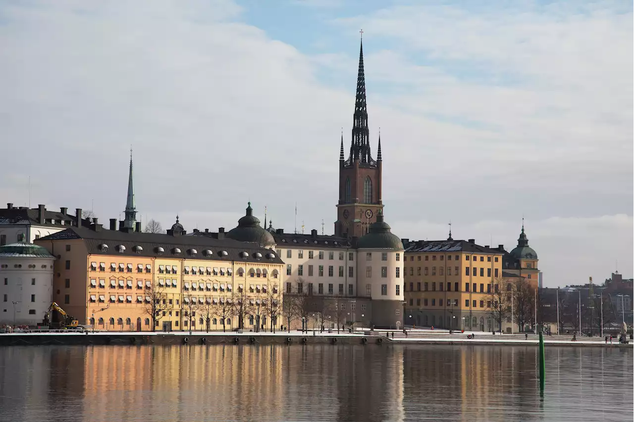 Död man hittad i vattnet i Stockholm