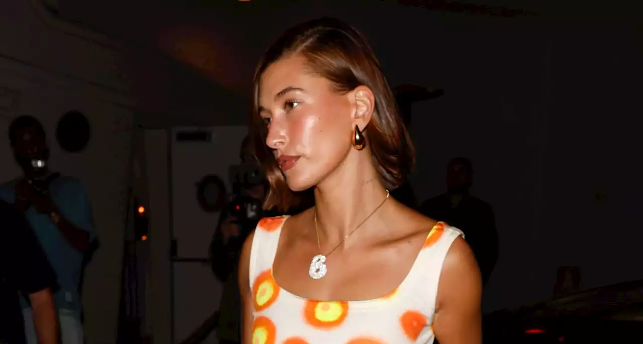 Hailey Bieber's 'Cinnamon Cookie Butter' Hair Is Now Almost Red