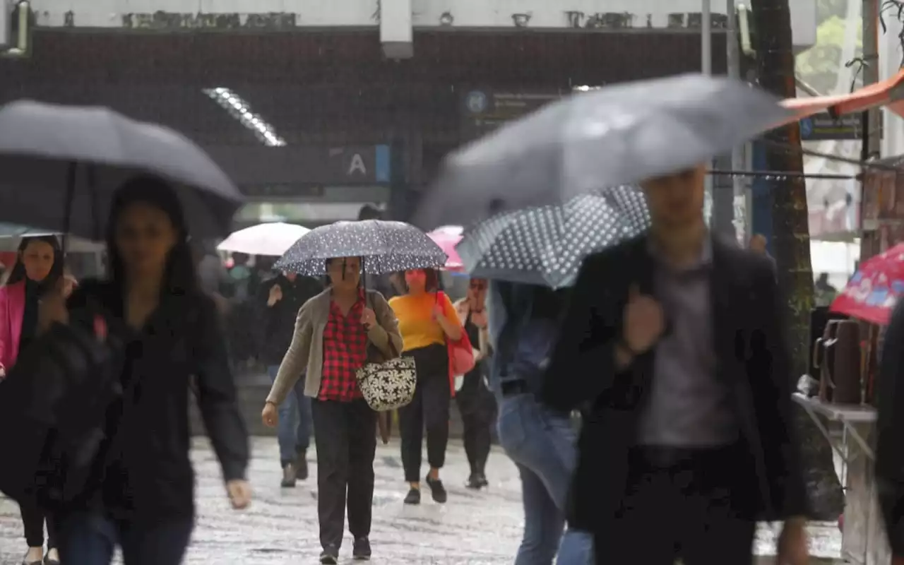 Massa de ar estaciona no Rio e chuva deve continuar até quarta-feira | Rio de Janeiro