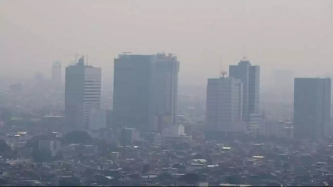 Kualitas Udara di Jakarta: Minggu Pagi Ini Ada di Peringkat Kedua Terburuk Sedunia, Masih Tak Sehat