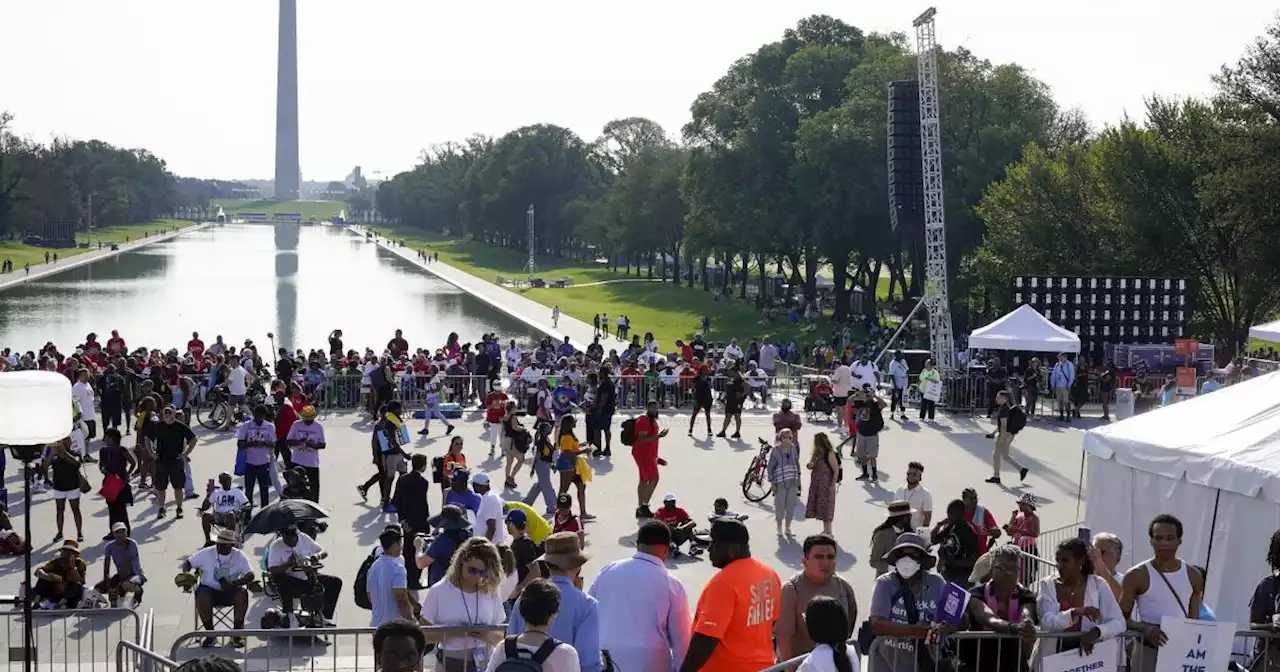 Miles se reúnen en Washington para conmemorar 60mo aniversario de marcha de Martin Luther King Jr.