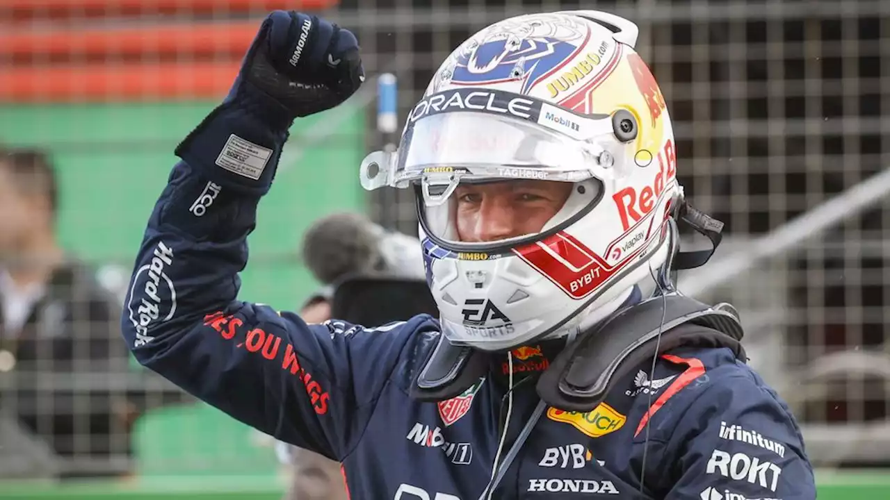 Verstappen wint opnieuw in kletsnat Zandvoort en evenaart Formule 1-record