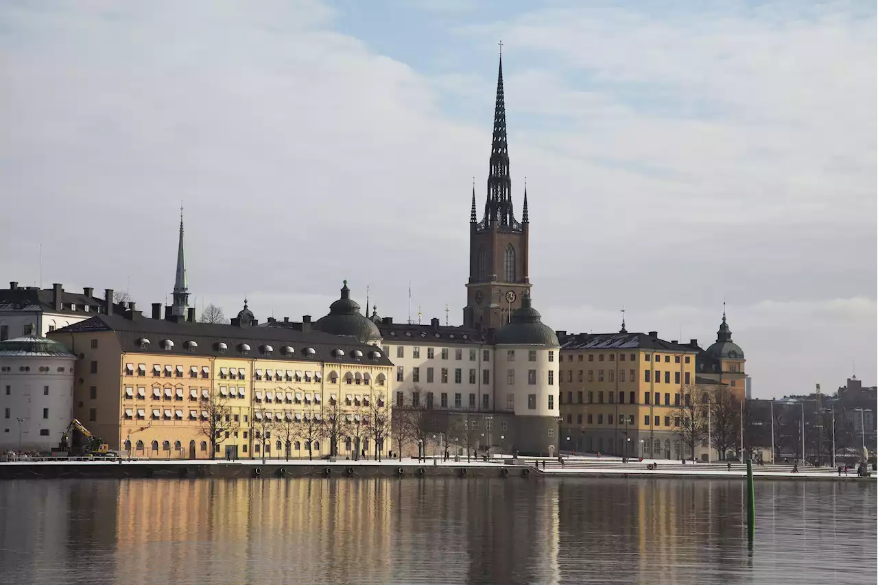 Död man hittad i vattnet i Stockholm