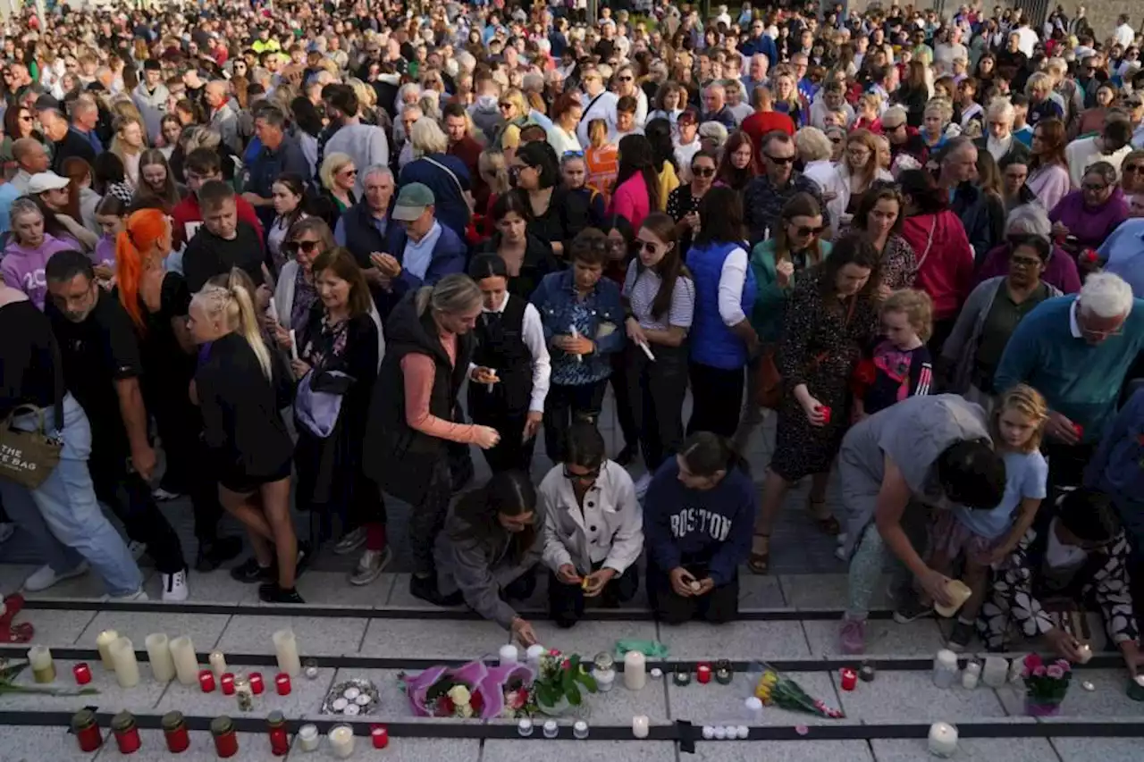 Hundreds attend vigil in memory of four young people killed in Clonmel crash