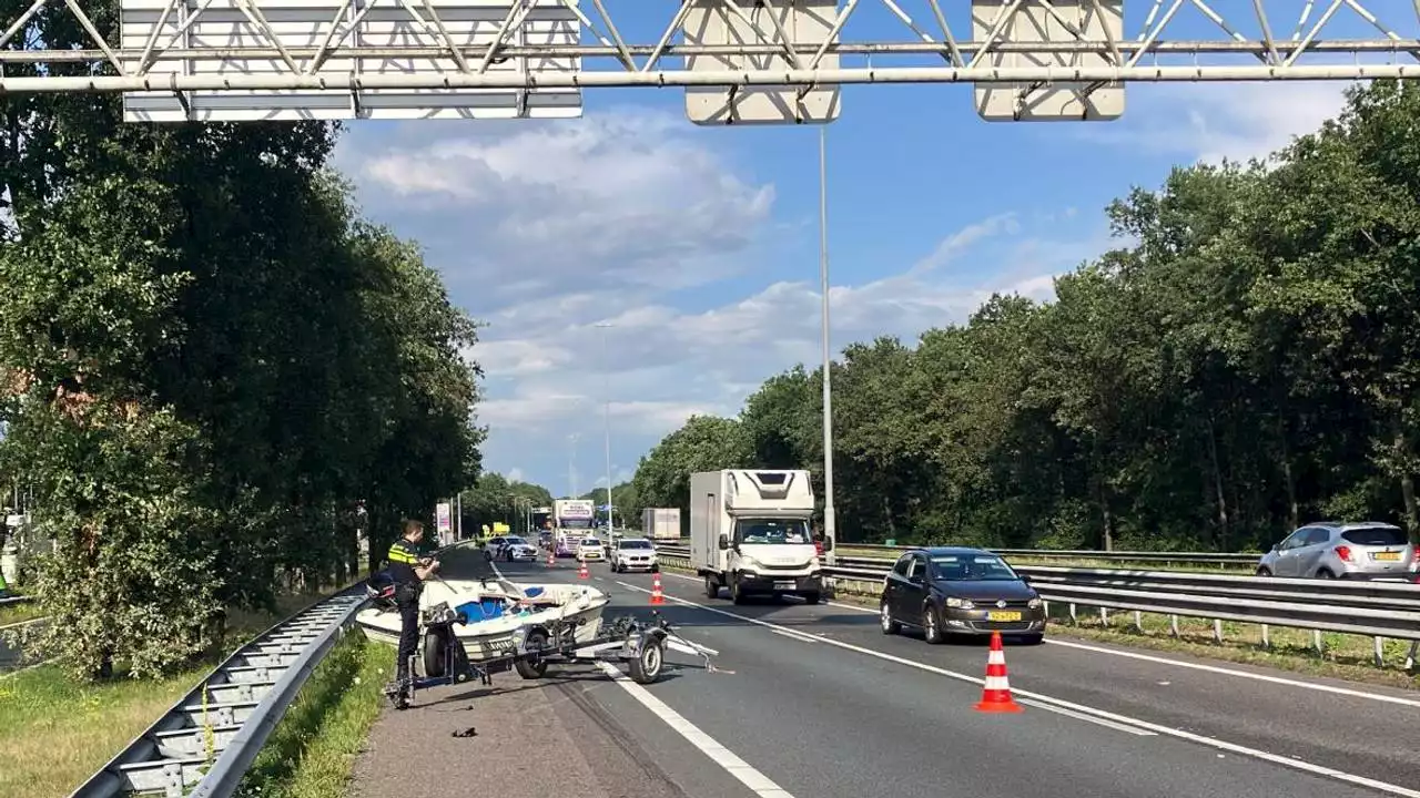 112-nieuws: geen treinen van en naar Breda • auto verliest boottrailer