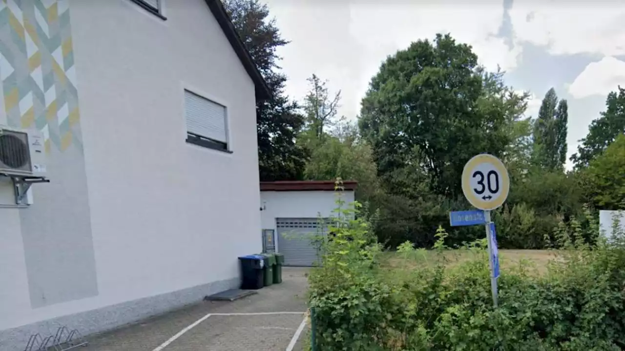 Mysteriöses 30er-Straßenschild mit Doppelpfeil: Das steckt hinter dem seltenen Verkehrszeichen