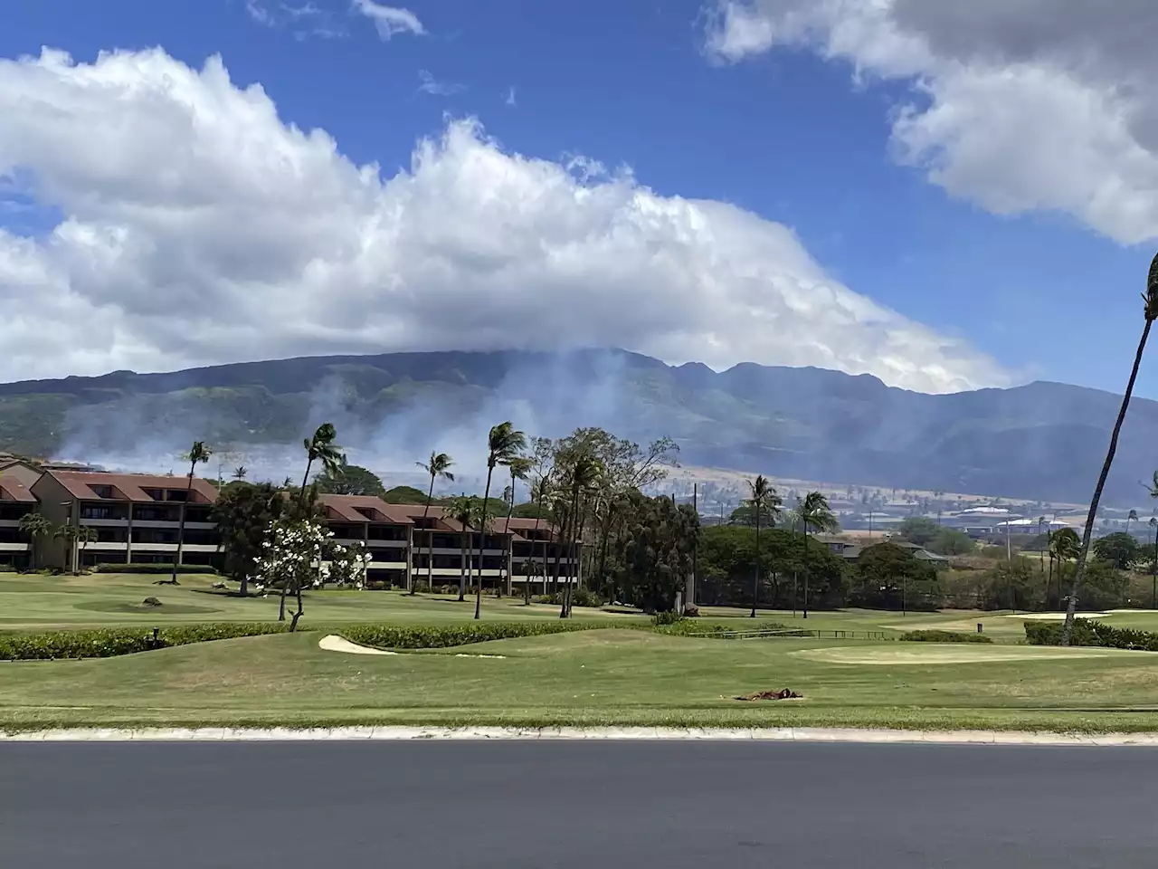 Boende evakuerades på Maui