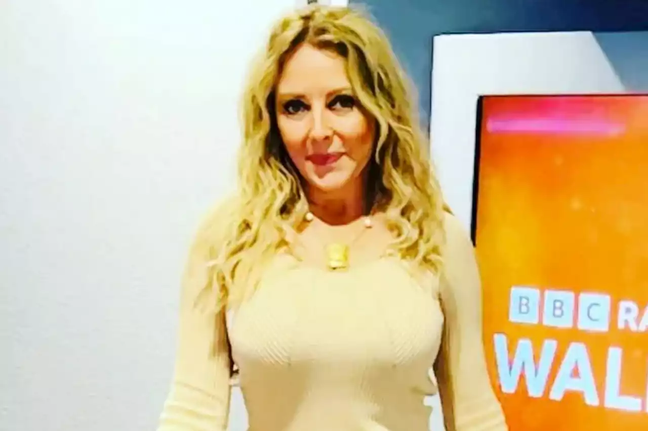 Carol Vorderman stuns as she flaunts figure in skintight leather skirt