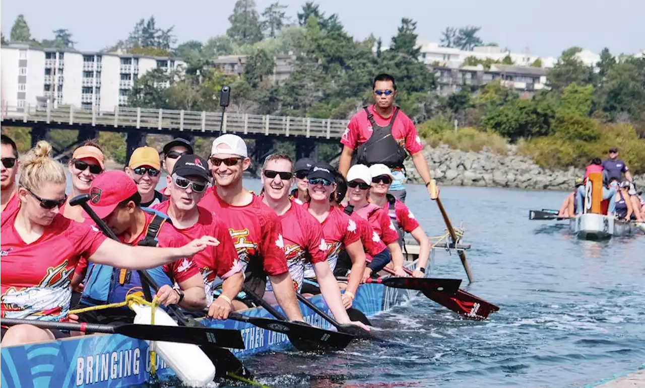 'Water splashing, people screaming': The sensory overload that's dragon boat racing