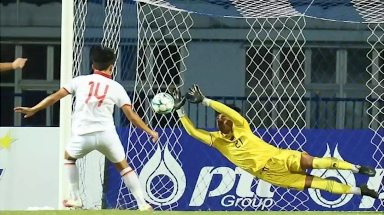 Kondisi Kaki Ernando yang Jadi Kunci Kiper Vietnam Gagalkan Penalti Indonesia