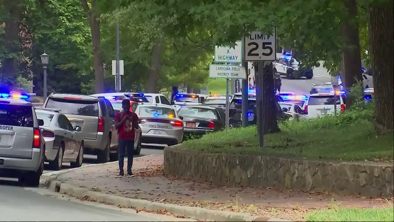 Alerta en la Universidad de Carolina del Norte: avisan de una 'persona armada y peligrosa' en las inmediaciones del campus