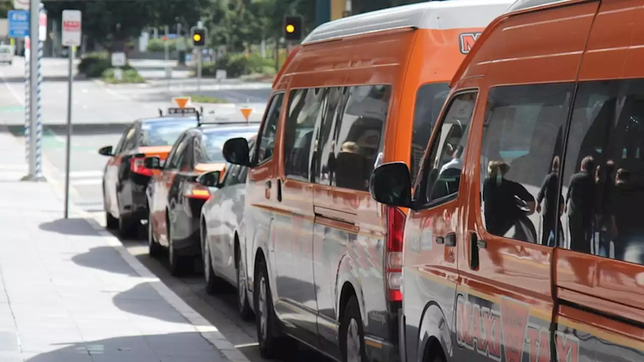 Queensland taxi drivers forced to turn on meters to prevent overcharging