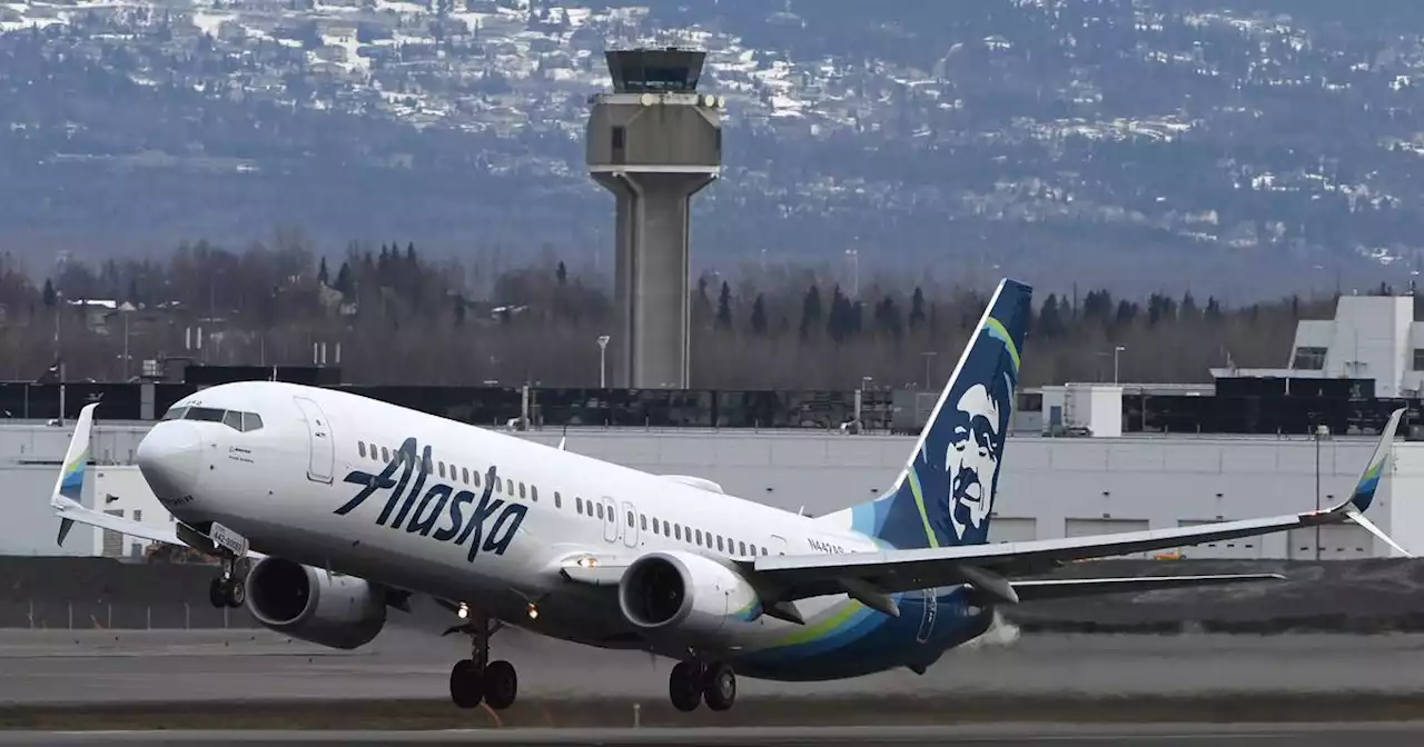 As major airlines hike pilot pay, Alaska Airlines boosts wages