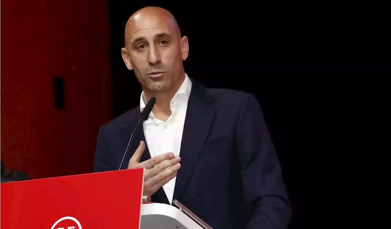 Otro problema para Luis Rubiales: abren investigación tras polémico beso con Jenni Hermoso